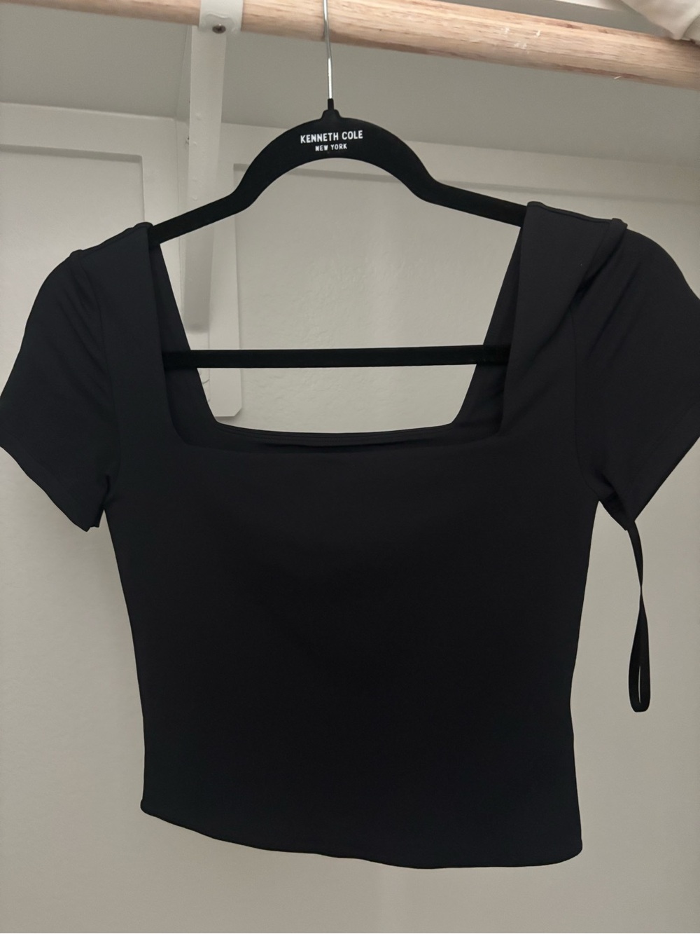 Babaton Aritzia Black Square-Neck Short Sleeve Top